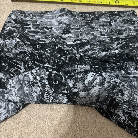 Lululemom wunder under high rise tight tight size 10 euc - Picture 5 of 6